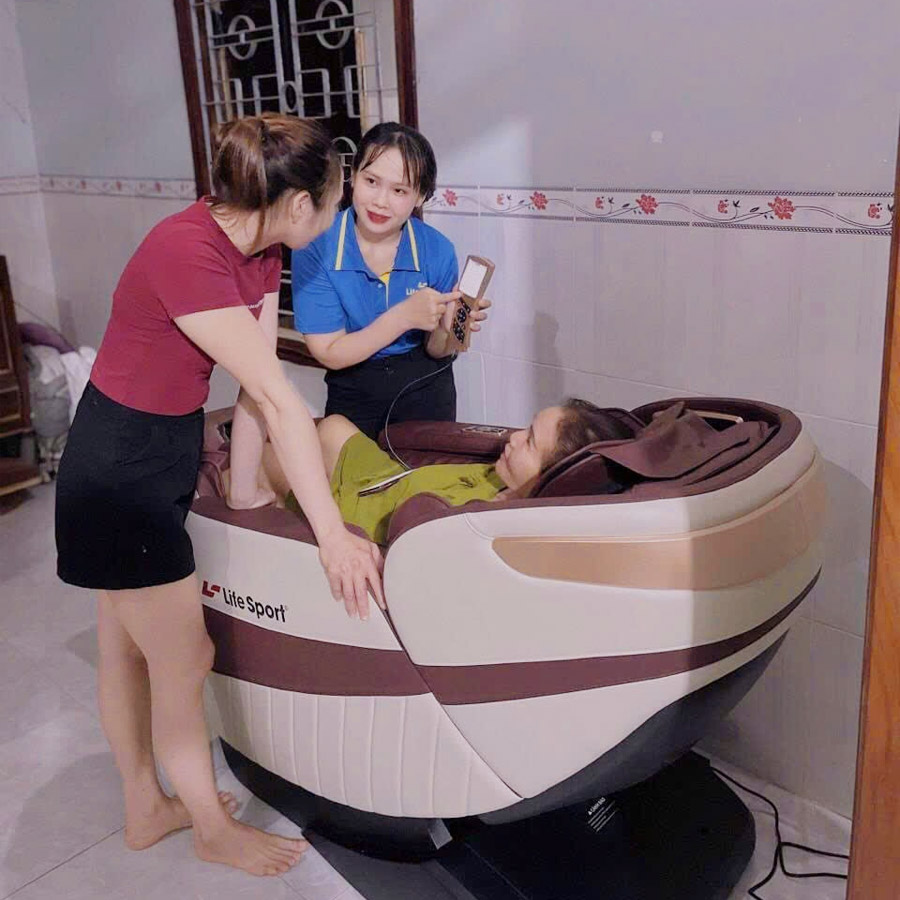 Chị My Tại Khánh Hòa Đã Lựa Chọn Ghế Massage LS-789