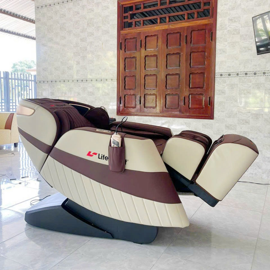 Cô Hân Tại Bắc Ninh Được Con Gái Tặng Ghế Massage LS-789