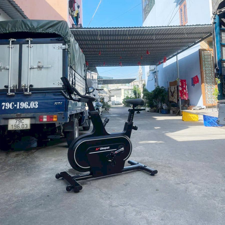 Gia Đình Chú Khánh Ở Long An Đã Tin Tưởng Và Chọn Mua Xe Đạp Tập Lifesport LS-5977-1