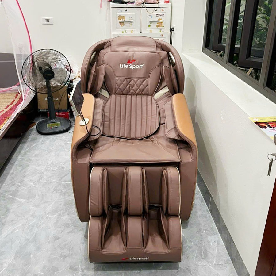 Gia Đình Chị Tâm Ở Nam Định Đã Chọn Mua Ghế Massage Lifesport LS-911