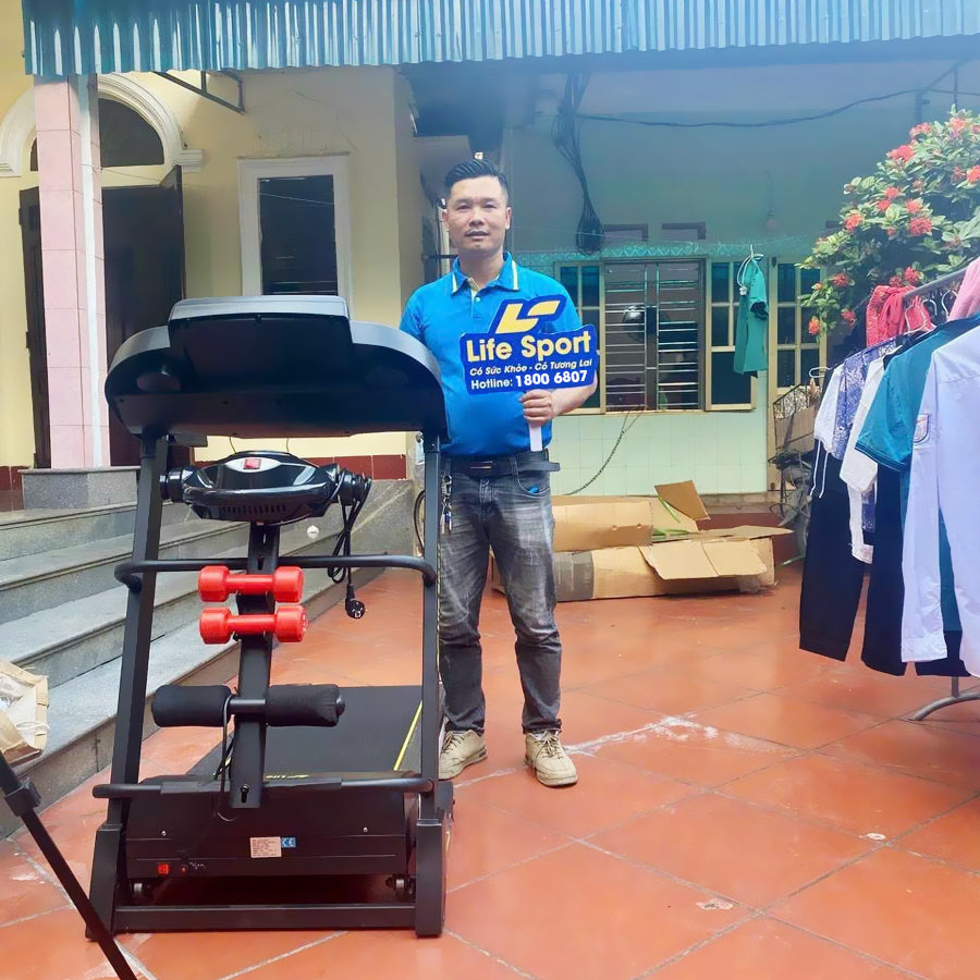 Máy chạy bộ Lifesport Ls-4000 plus trang bị nhiều chương trình tập luyện 