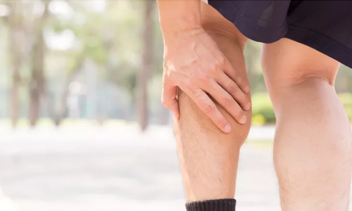 tranh-chuot-rut-co-bap-chan-khi-tap-voi-may-chay-bo