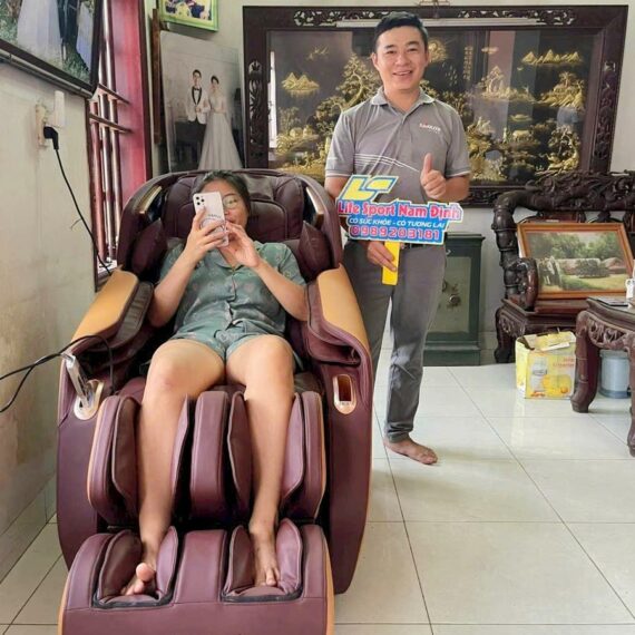Gia Đình Chị Tâm Ở Nam Định Đã Chọn Mua Ghế Massage Lifesport LS-911