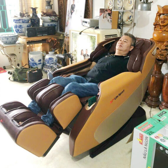 Lifesport giao ghế massage Lifesport LS-911 cho anh Minh ở Hà Nội
